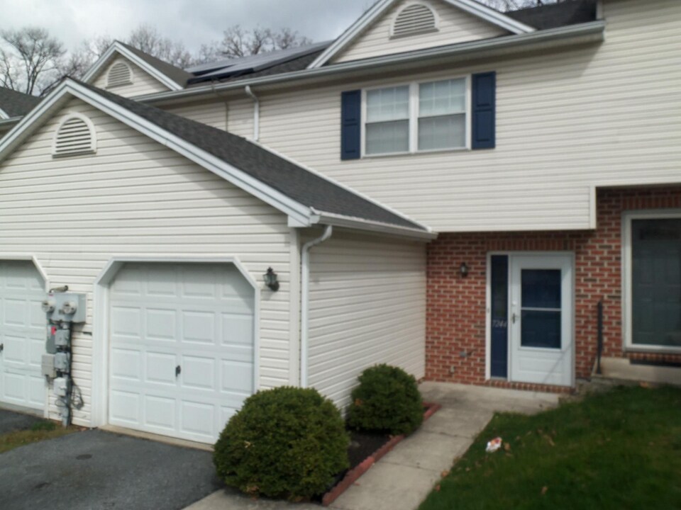 7244 Huntingdon St in Harrisburg, PA - Building Photo