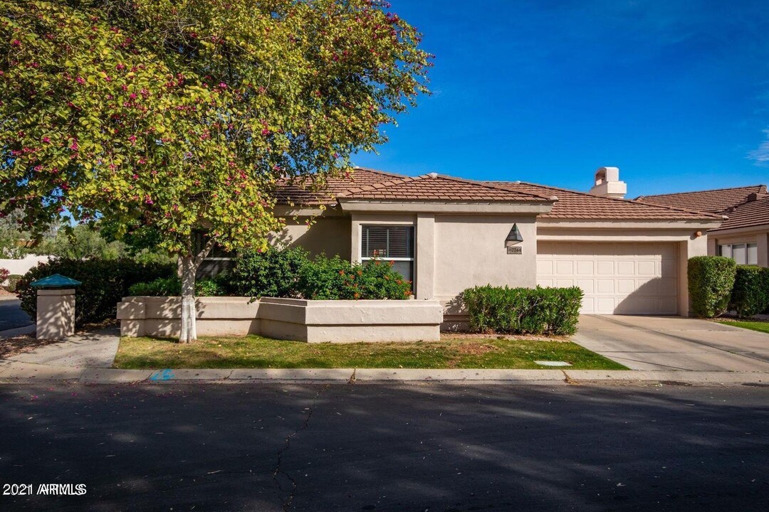 7744 E Sorrel Wood Ct in Scottsdale, AZ - Foto de edificio