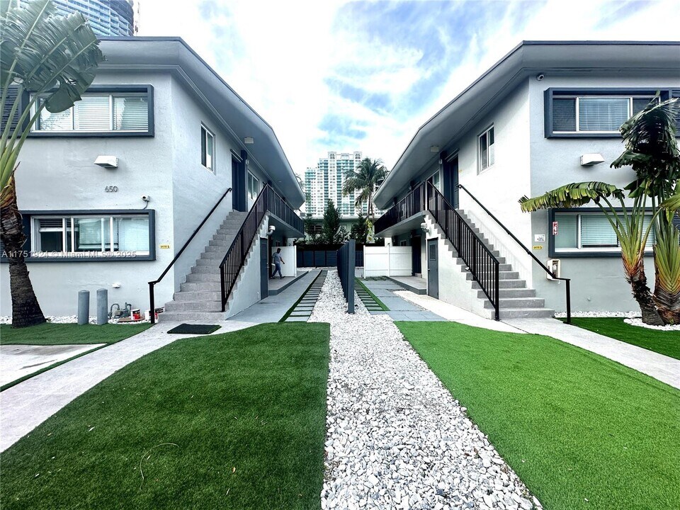 660 Lenox Ave. in Miami Beach, FL - Building Photo