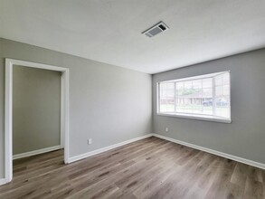 410 Red Oak Ave in Crosby, TX - Building Photo - Building Photo