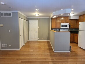 2403 W Flournoy St in Chicago, IL - Building Photo - Building Photo