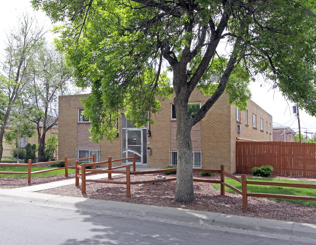 1921 Clinton St in Aurora, CO - Building Photo - Building Photo