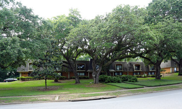 Greentree in Mobile, AL - Foto de edificio - Building Photo