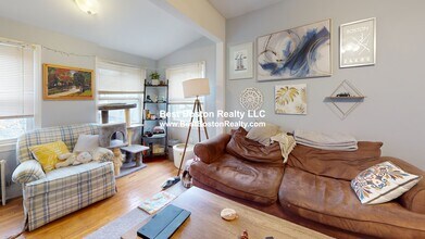 11 Pinkham Rd in Medford, MA - Building Photo - Building Photo