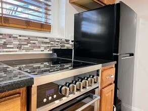 47 Bickford Ave in Revere, MA - Foto de edificio - Building Photo