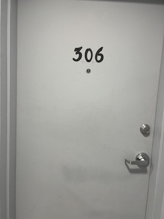 625 Borthwick Ave in Ottawa, ON - Building Photo