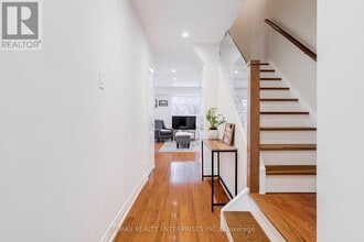 2315 Bromsgrove Rd in Mississauga, ON - Building Photo - Building Photo