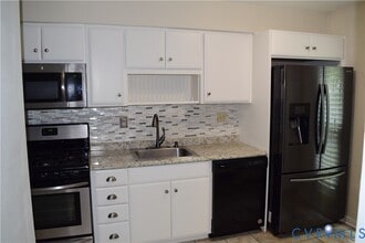 9745 Groundhog Dr in Richmond, VA - Building Photo - Building Photo