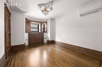 323 Washington Ave in Brooklyn, NY - Building Photo - Building Photo