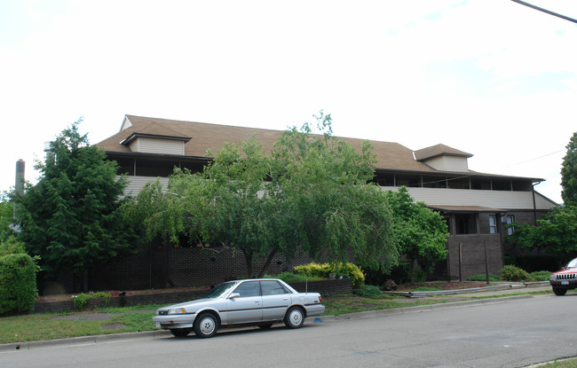 Delaware Avenue Apartments in Endicott, NY - Building Photo - Building Photo