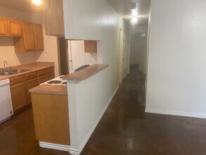 1322 Country Club Rd-Unit -F in Cleburne, TX - Building Photo - Building Photo