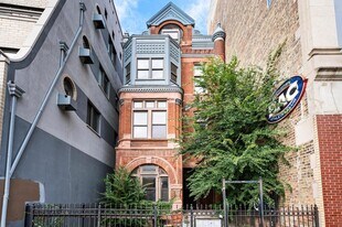 2050 W North Ave in Chicago, IL - Building Photo