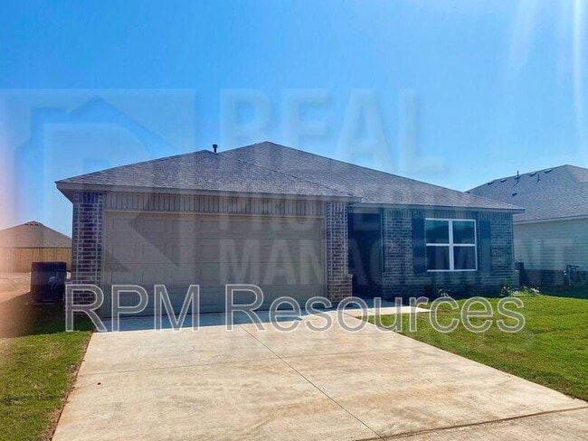 1812 Hayes Ln in Oklahoma City, OK - Building Photo - Building Photo