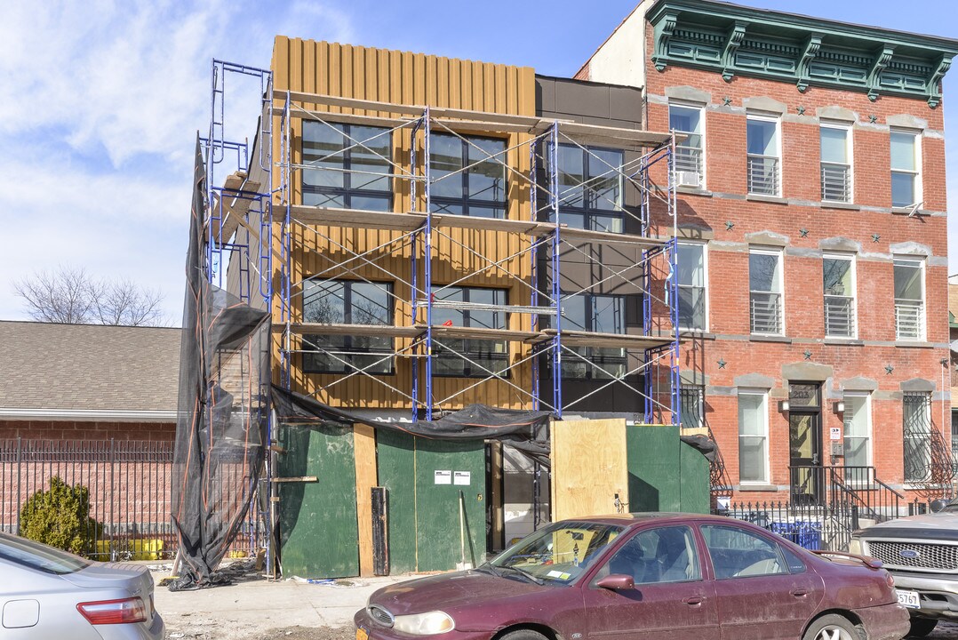 201 Marion in Brooklyn, NY - Foto de edificio