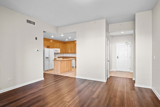 property at 4875 S Monaco St