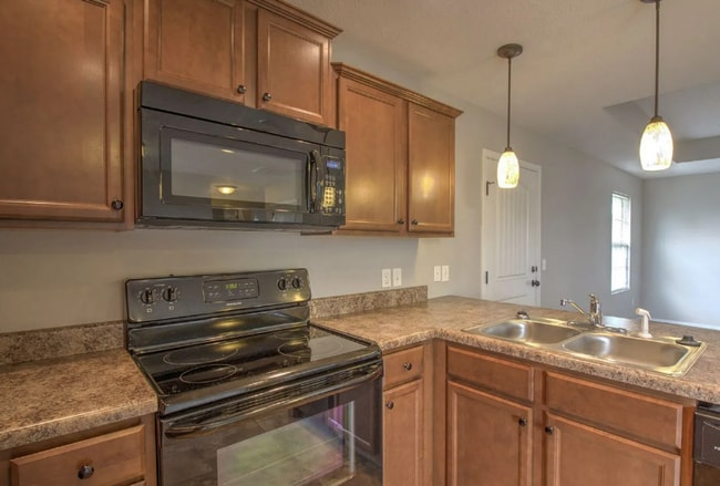 848 E Purple Martin St in Nixa, MO - Building Photo - Building Photo