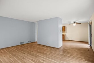 418 Heine Ave in Elgin, IL - Building Photo - Building Photo