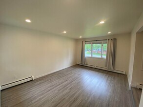 2511 Banbury Dr in Anchorage, AK - Building Photo - Building Photo