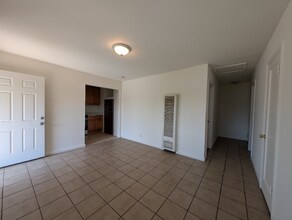 1032 Gilbert St in Hayward, CA - Building Photo - Building Photo