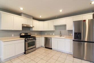 7128 W 3rd Pl in Kennewick, WA - Foto de edificio - Building Photo