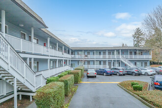 La Madera Apartments in Federal Way, WA - Building Photo - Building Photo