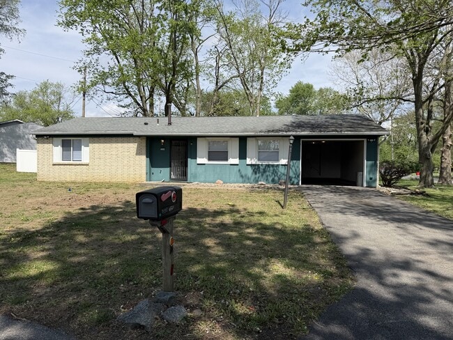 2504 Campbell Dr in Champaign, IL - Building Photo - Building Photo