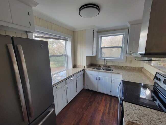 409 Scott Ave in Greensboro, NC - Building Photo - Building Photo