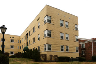 Cherokee Plaza in Louisville, KY - Building Photo - Building Photo