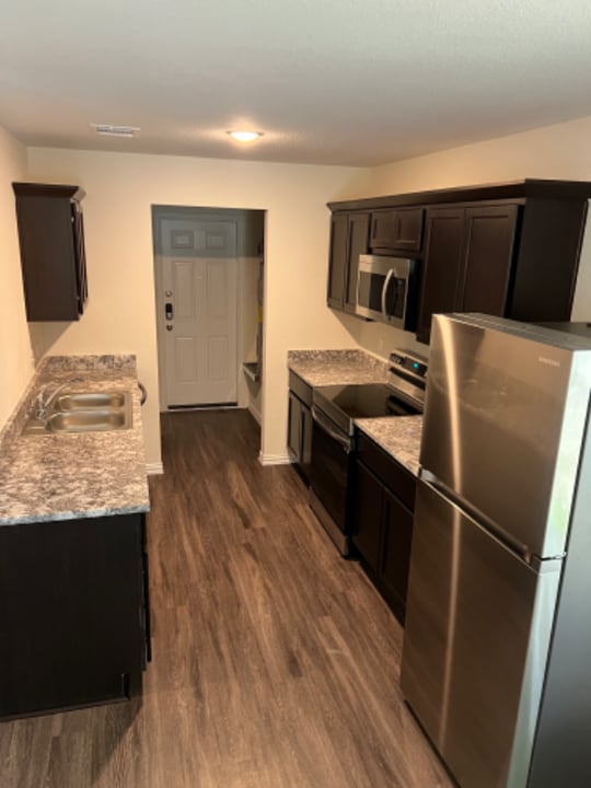 7966 Safebuy St Photo