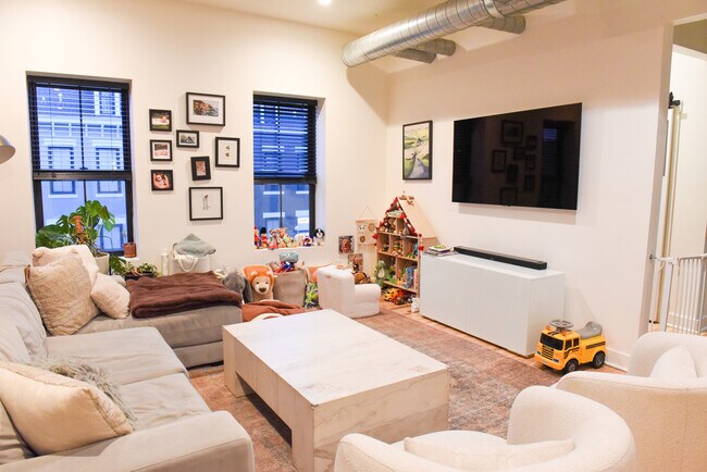 2017 Forbes Ave in Pittsburgh, PA - Building Photo - Building Photo