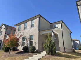 4372 Grosbeak Dr in Hoschton, GA - Building Photo