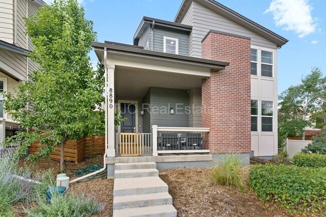 8890 Yates Dr in Westminster, CO - Foto de edificio - Building Photo