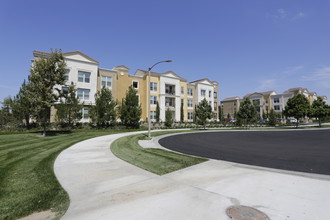 Alegre Apartments in Irvine, CA - Building Photo - Building Photo