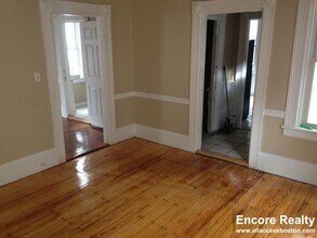 23 Highgate St, Unit 3 in Boston, MA - Building Photo - Building Photo