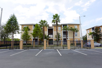 Kain Palms Apartments in Tampa, FL - Building Photo - Building Photo