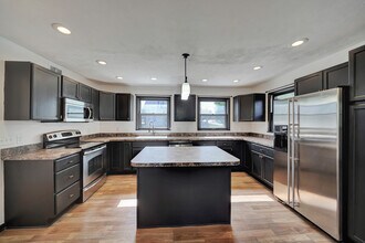 4812 Hillside St in Lincoln, NE - Building Photo - Building Photo