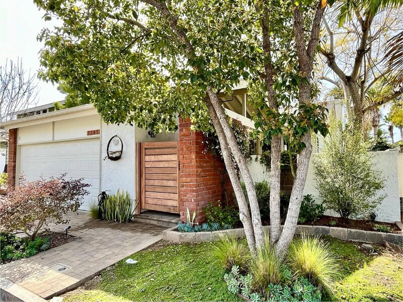 3305 Vivienda Cir in Carlsbad, CA - Building Photo