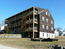 24 Wedgewood Dr in Griswold, CT - Building Photo