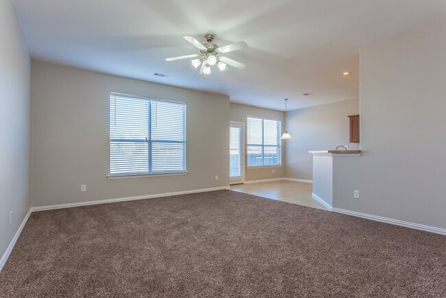 609 Cove Ct in Princeton, TX - Foto de edificio - Building Photo