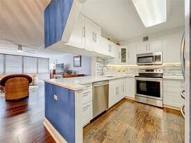 1160 N Federal Hwy, Unit 216 in Fort Lauderdale, FL - Building Photo