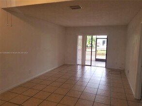 6979 SW 40th St in Miramar, FL - Building Photo - Building Photo