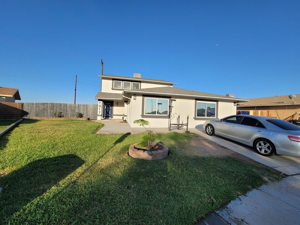 1917 Eshelman Dr in El Centro, CA - Building Photo