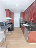 1331 N Poinsettia Pl, Unit 3 in Los Angeles, CA - Building Photo
