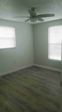 12298 Buffing Rd-Unit -Apt A in Port Charlotte, FL - Foto de edificio - Building Photo