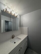 8644 Skokie Blvd, Unit 302 in Skokie, IL - Building Photo - Building Photo