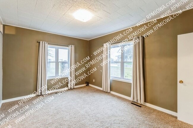 1112 Main St in Jewell, IA - Building Photo - Building Photo