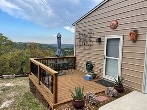 532 Stenen Dr in Canyon Lake, TX - Foto de edificio - Building Photo