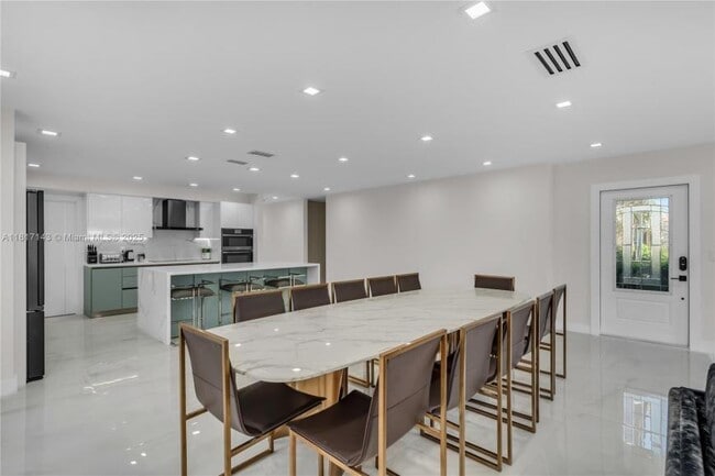 1045 Hollywood Blvd in Hollywood, FL - Building Photo - Building Photo