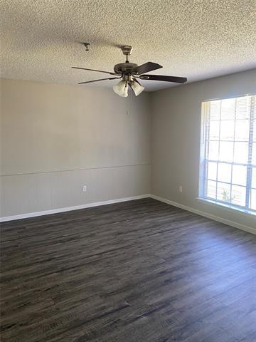 1000 Hillcrest Dr in Desoto, TX - Building Photo - Building Photo