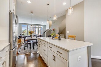 8052 Red Hook St in Derwood, MD - Building Photo - Building Photo